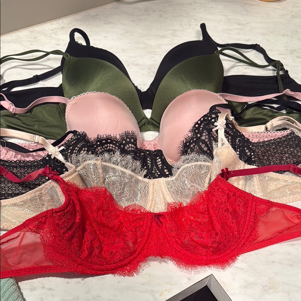 Victoria’s Secret lot of bras!